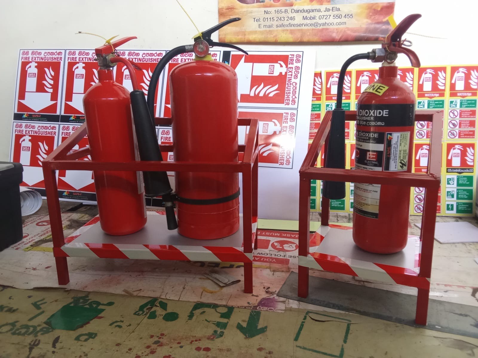 Fabricated dual cylinder mobile extinguisher trolley stand